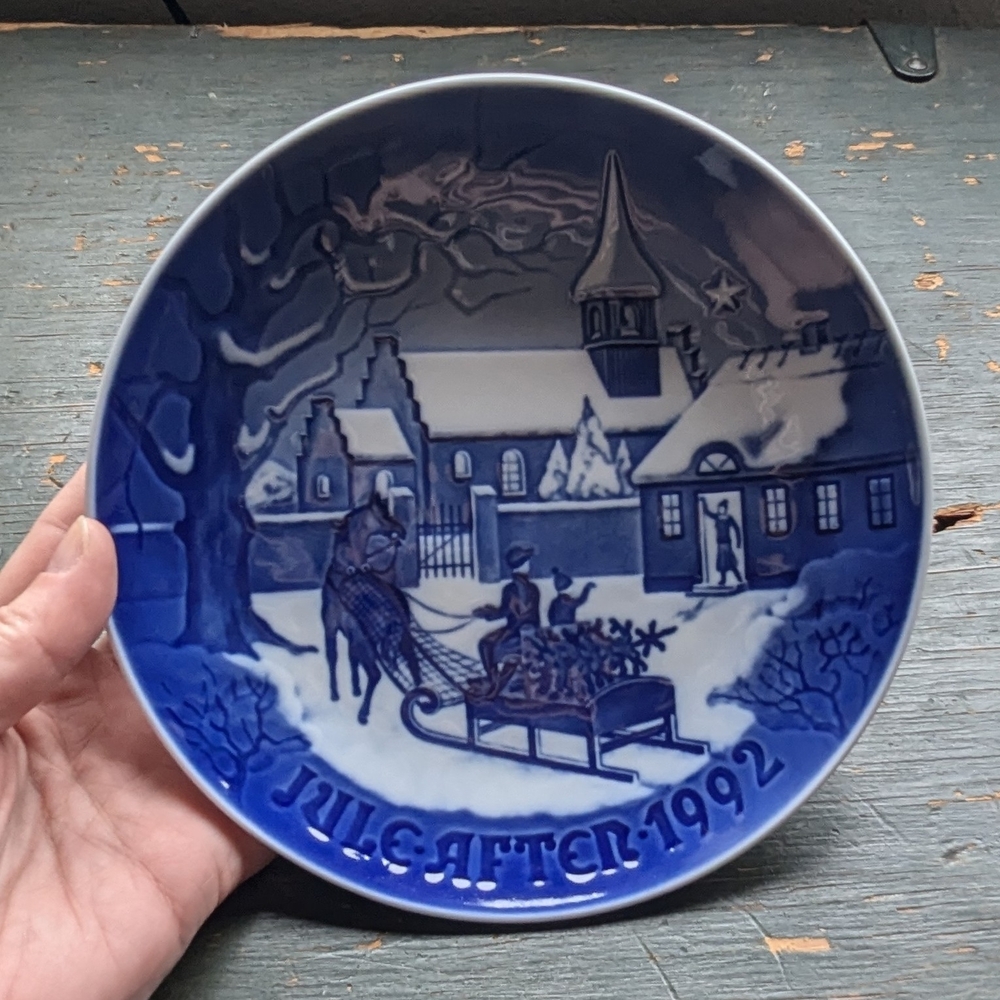 The Pastor's Christmas, Vintage 1992 Bing & Grøndahl blue and white plate